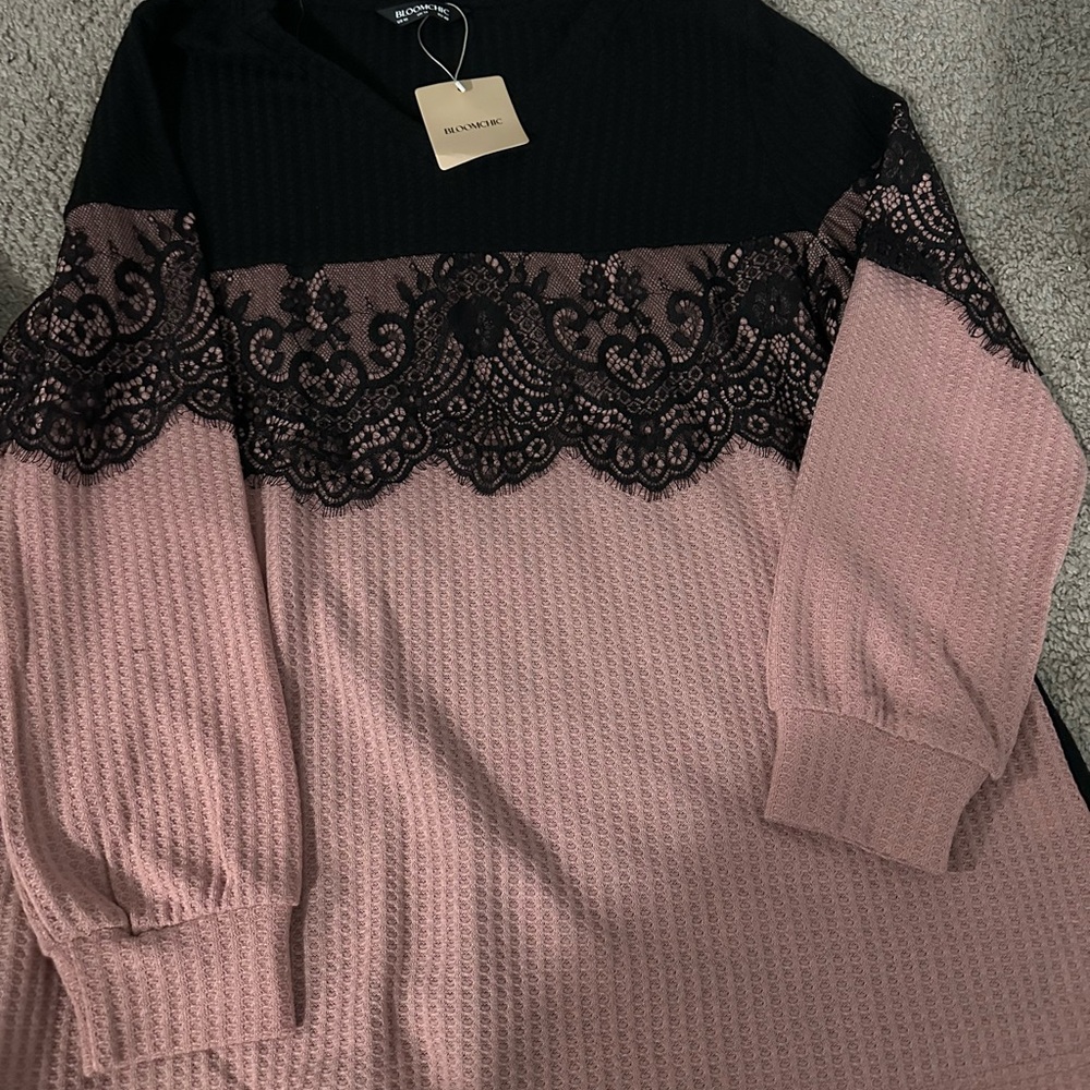 BloomChic Black and Cream Lace Blouse brand new